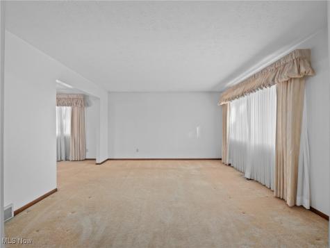 4250 Dawncliff Drive Brooklyn OH 44144