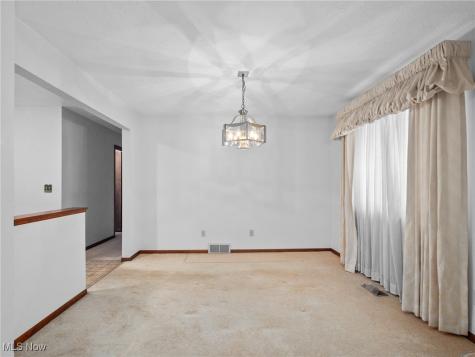 4250 Dawncliff Drive Brooklyn OH 44144