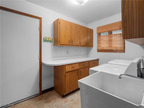 4250 Dawncliff Drive Brooklyn OH 44144