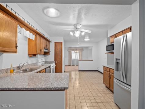 4250 Dawncliff Drive Brooklyn OH 44144