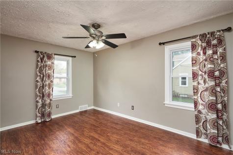 254 Lownsdale Avenue Akron OH 44313