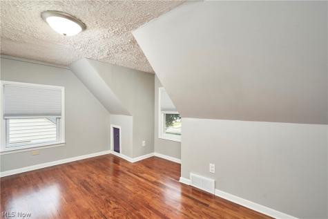 254 Lownsdale Avenue Akron OH 44313