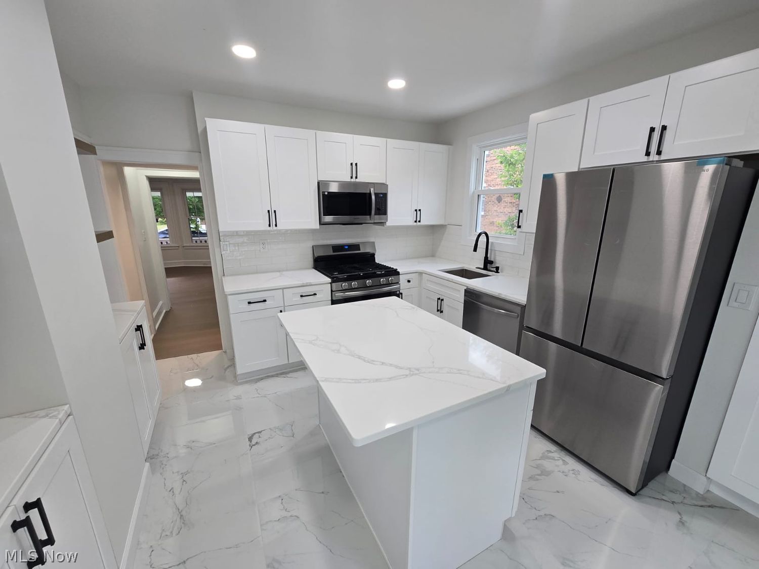 1662 Woodward Avenue Lakewood OH 44107