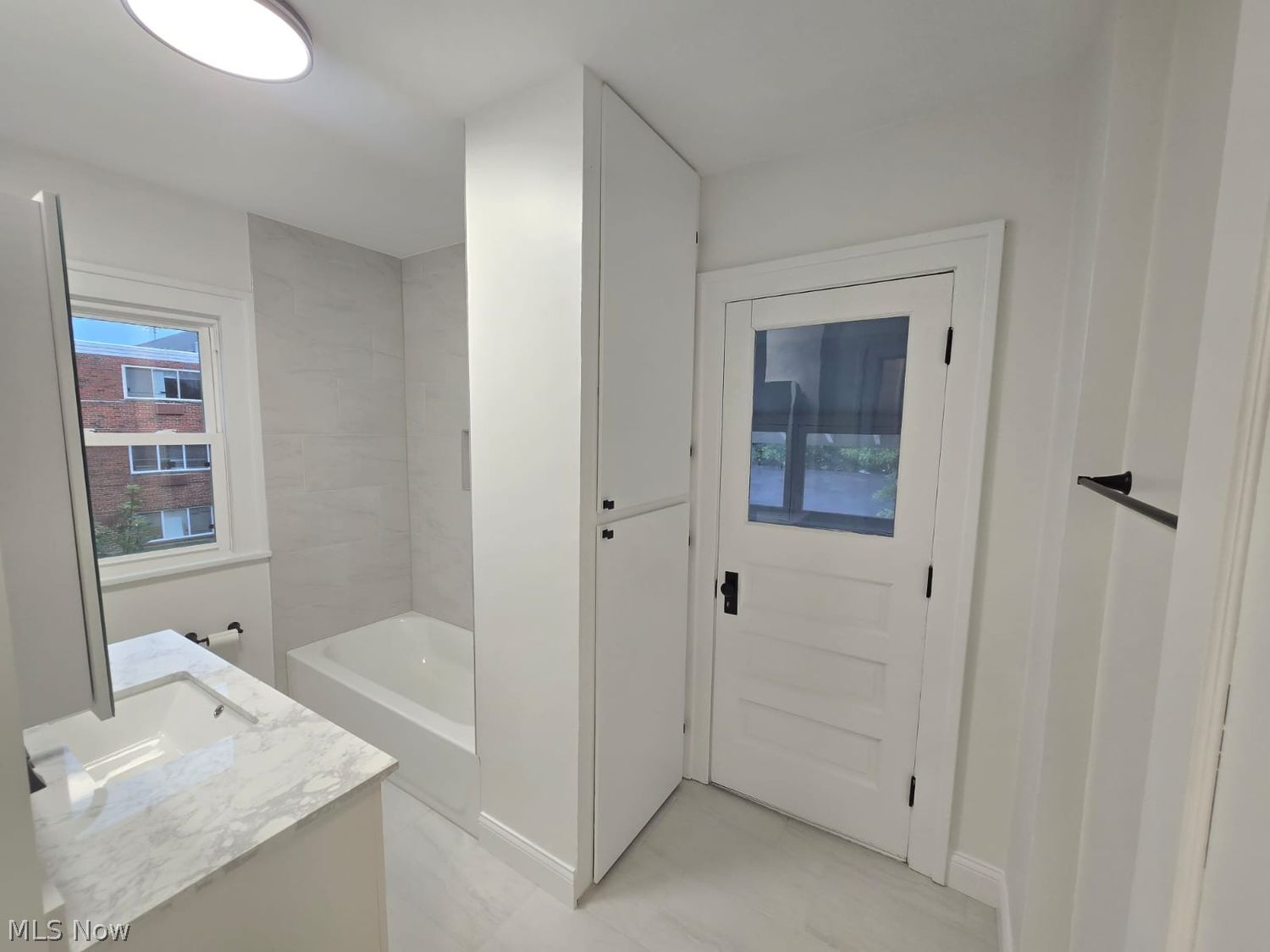 1662 Woodward Avenue Lakewood OH 44107