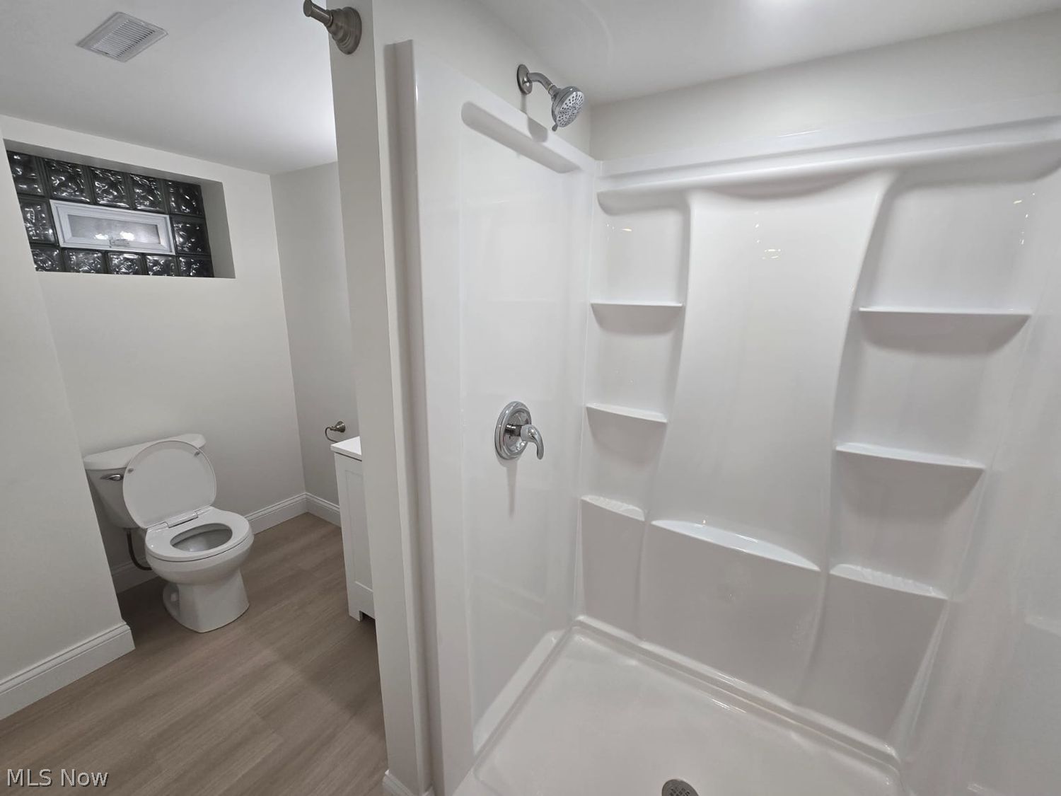 1662 Woodward Avenue Lakewood OH 44107