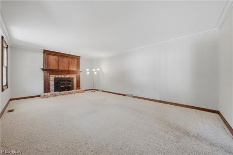 992 Liberty Lane NW North Canton OH 44720