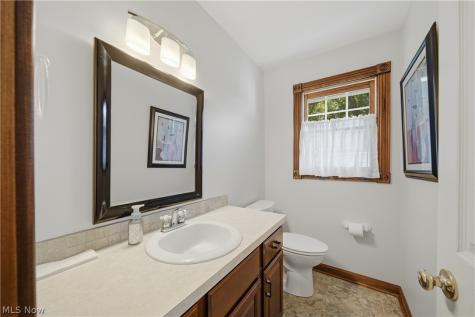 992 Liberty Lane NW North Canton OH 44720