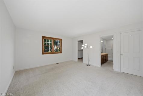 992 Liberty Lane NW North Canton OH 44720