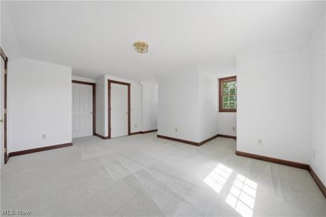 992 Liberty Lane NW North Canton OH 44720
