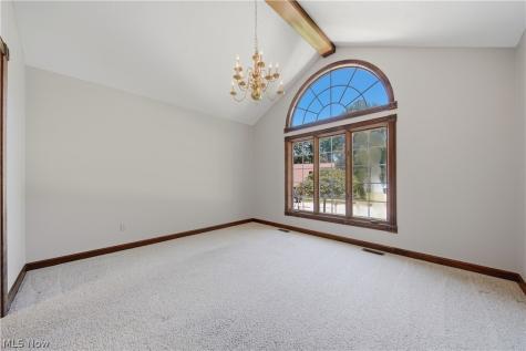 992 Liberty Lane NW North Canton OH 44720