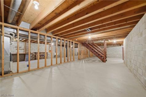 992 Liberty Lane NW North Canton OH 44720