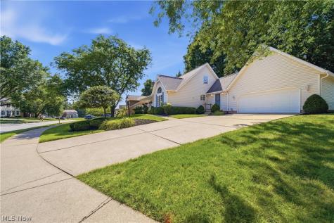992 Liberty Lane NW North Canton OH 44720