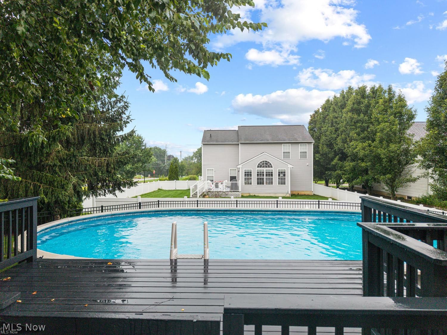 756 Sparrow Way Wadsworth OH 44281