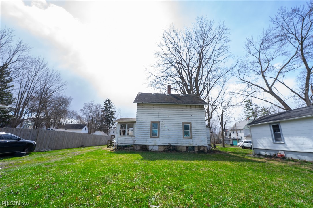318 11th Street Elyria OH 44035