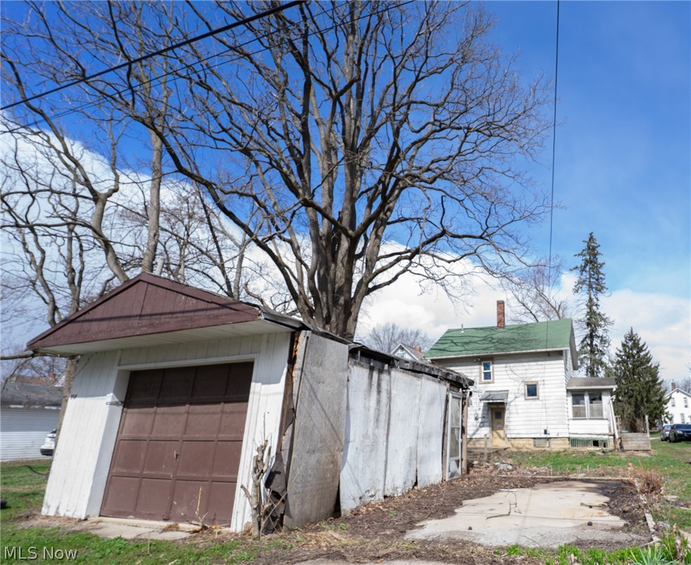318 11th Street Elyria OH 44035