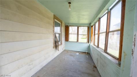 318 11th Street Elyria OH 44035