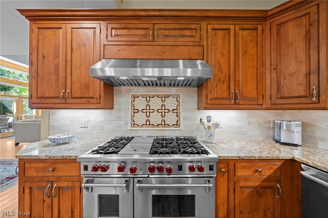 9 Kenilworth Mews Cleveland Heights OH 44106