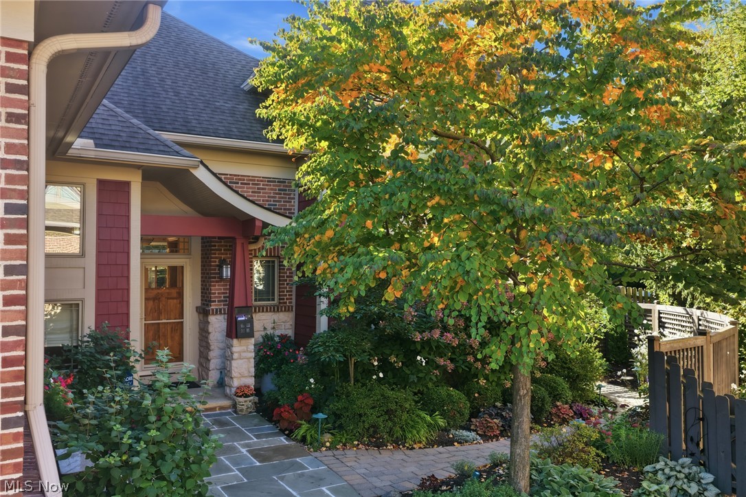 9 Kenilworth Mews Cleveland Heights OH 44106