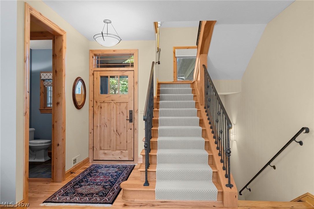 9 Kenilworth Mews Cleveland Heights OH 44106