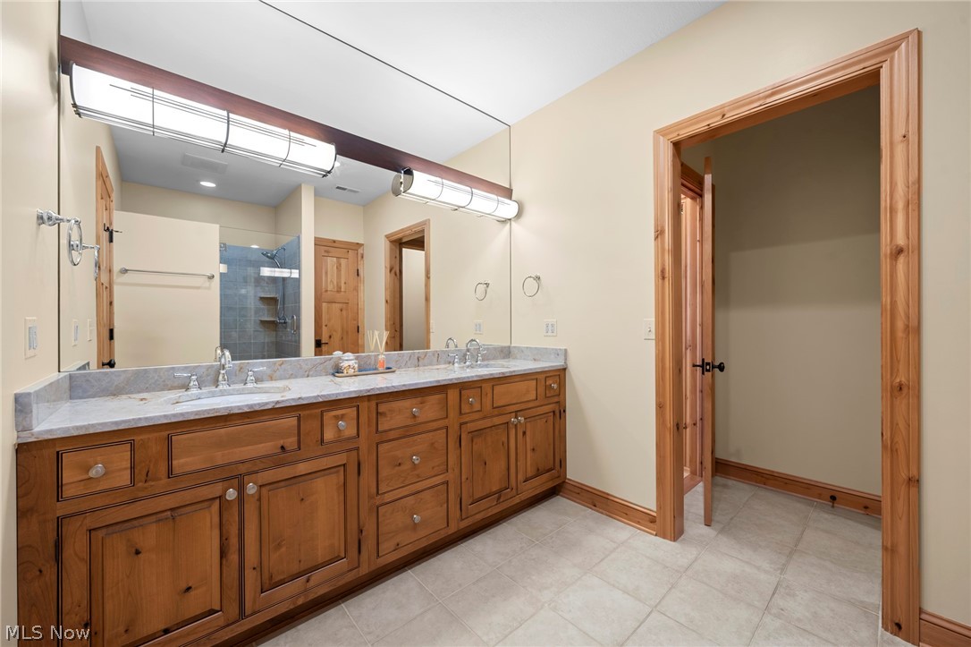 9 Kenilworth Mews Cleveland Heights OH 44106
