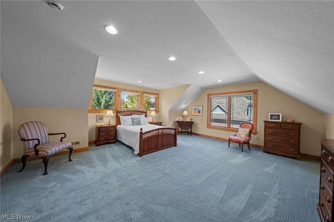 9 Kenilworth Mews Cleveland Heights OH 44106