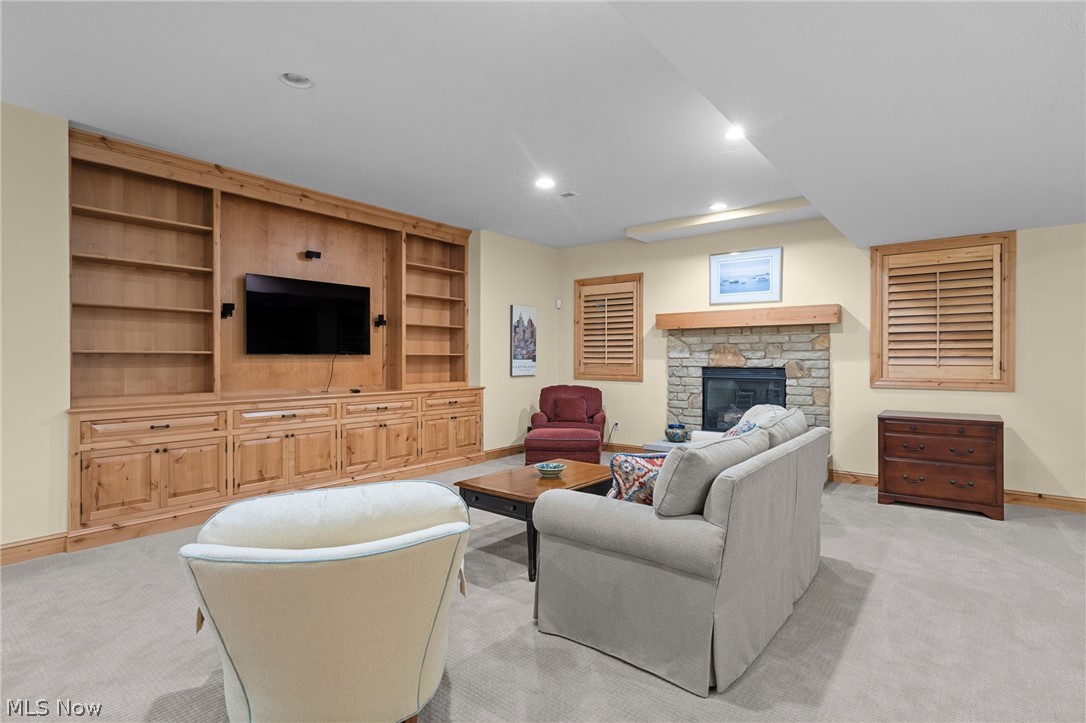 9 Kenilworth Mews Cleveland Heights OH 44106