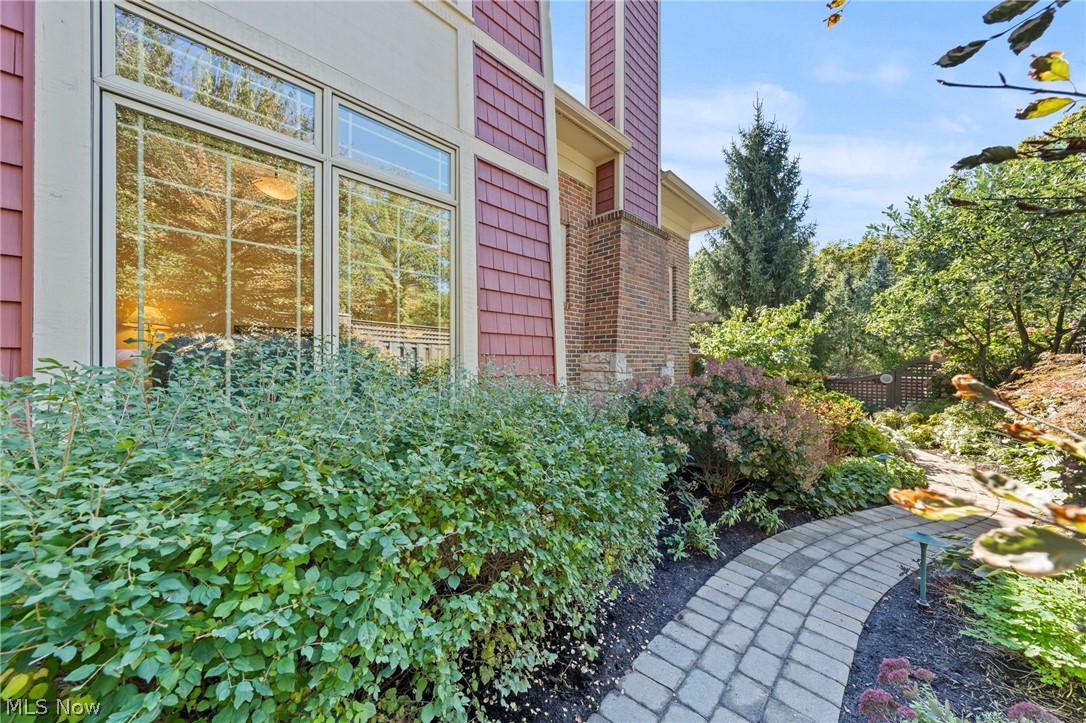 9 Kenilworth Mews Cleveland Heights OH 44106