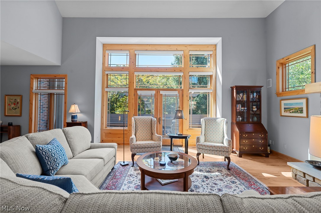 9 Kenilworth Mews Cleveland Heights OH 44106