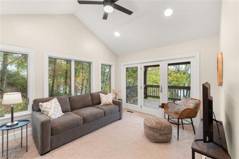 140 W Mohawk Drive Malvern OH 44644