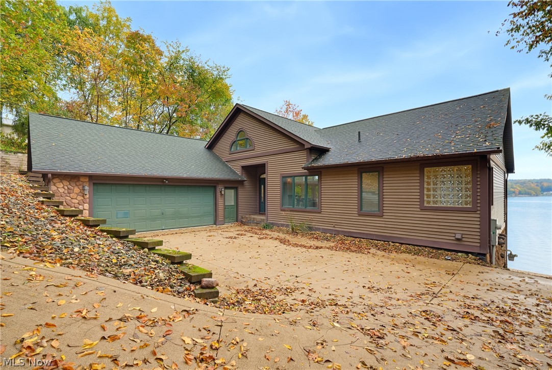 140 W Mohawk Drive Malvern OH 44644