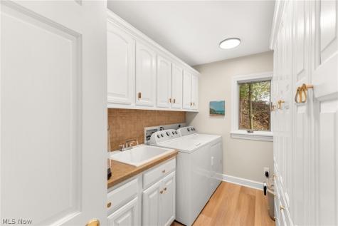 140 W Mohawk Drive Malvern OH 44644