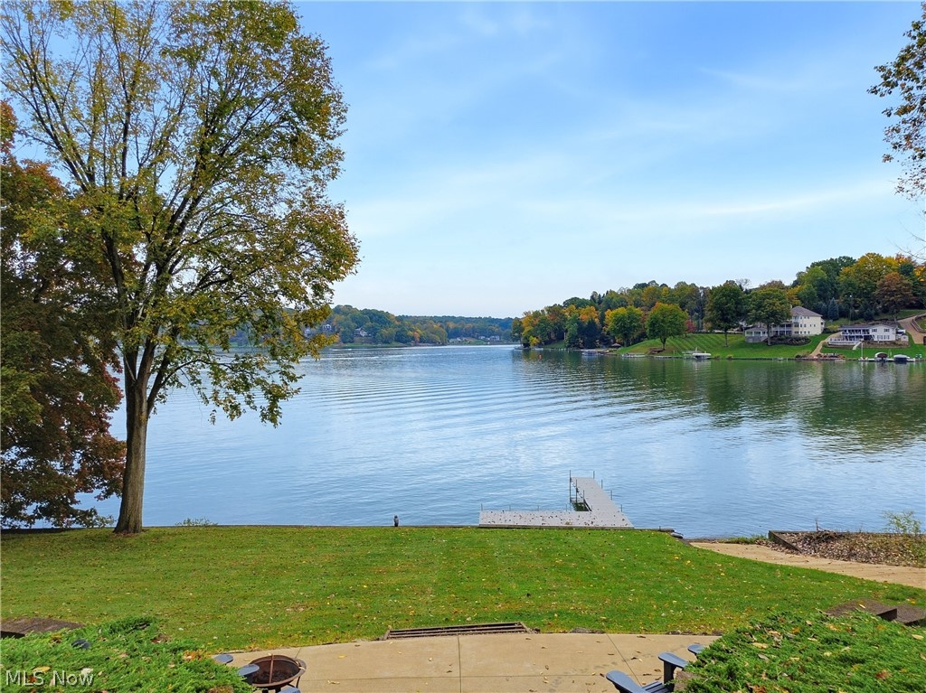 140 W Mohawk Drive Malvern OH 44644