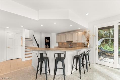 140 W Mohawk Drive Malvern OH 44644