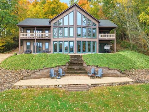 140 W Mohawk Drive Malvern OH 44644