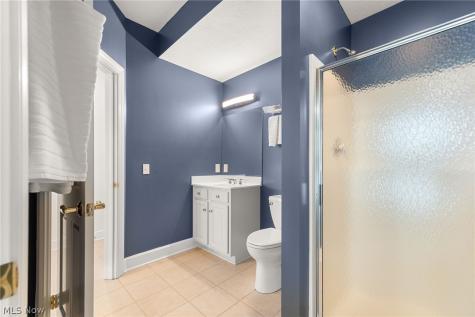 140 W Mohawk Drive Malvern OH 44644