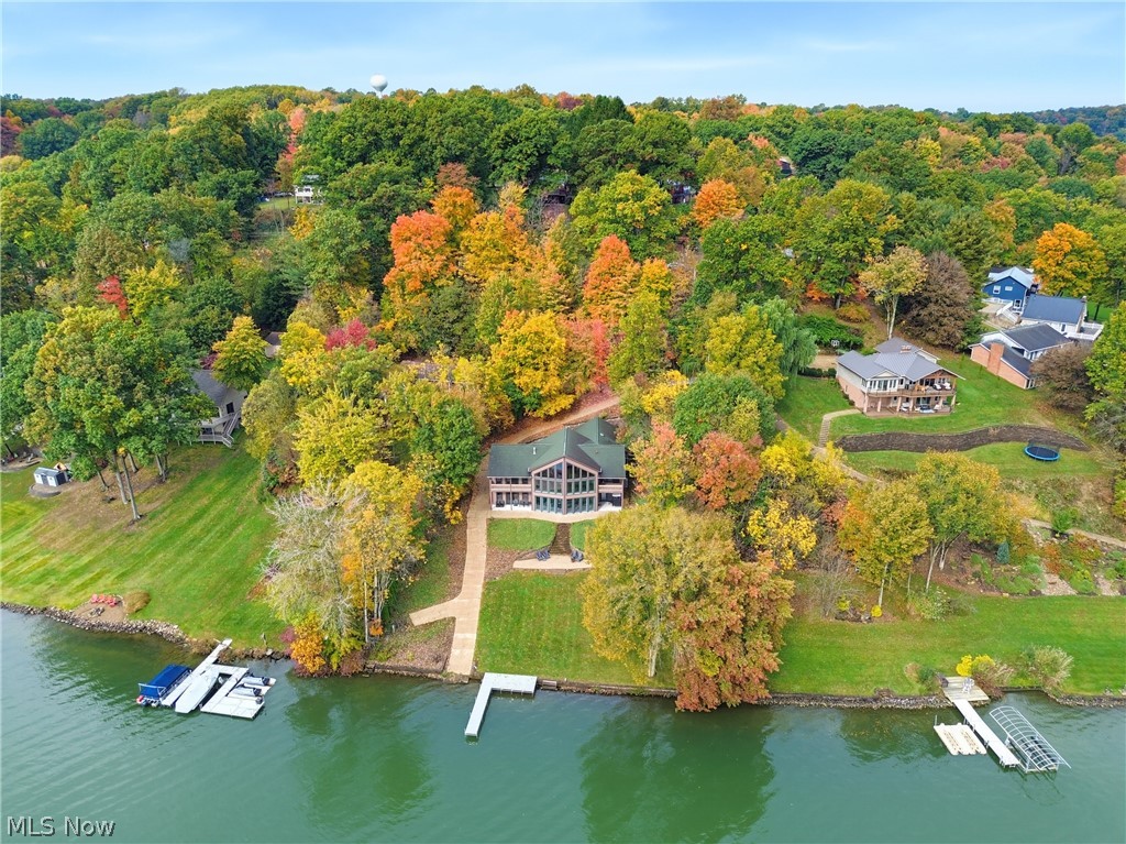 140 W Mohawk Drive Malvern OH 44644