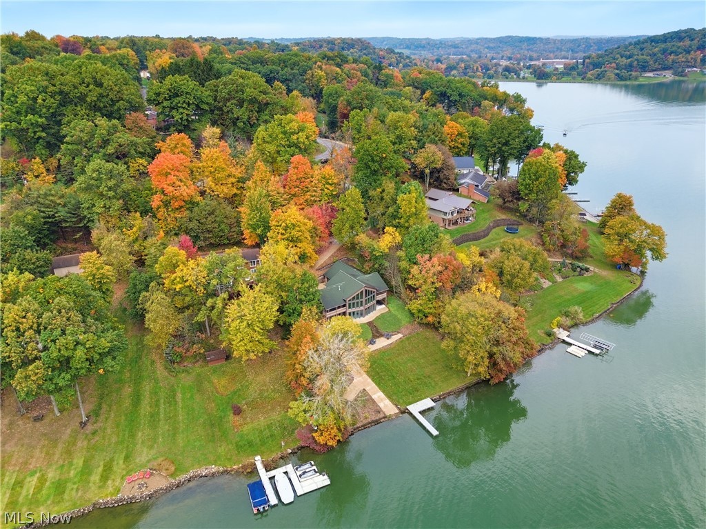 140 W Mohawk Drive Malvern OH 44644