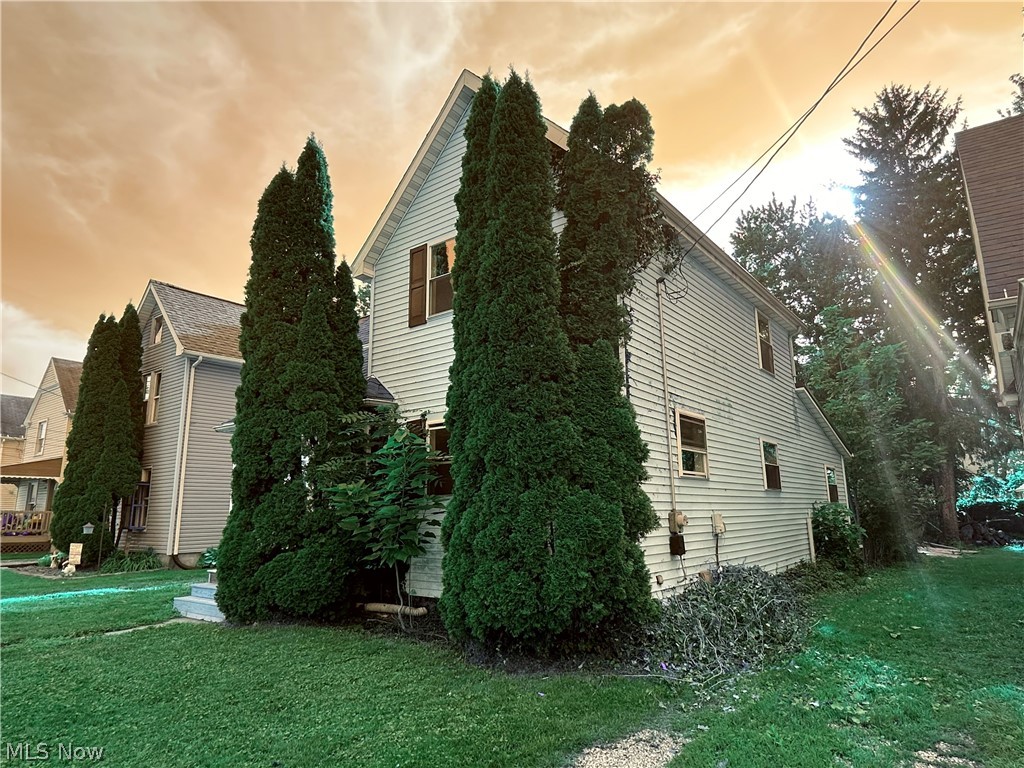 881 Harbor Street Conneaut OH 44030