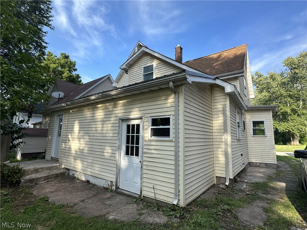881 Harbor Street Conneaut OH 44030