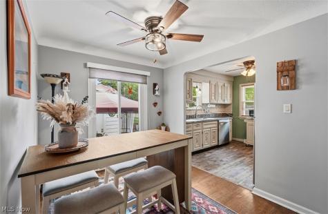 977 Learidge Road Lyndhurst OH 44124
