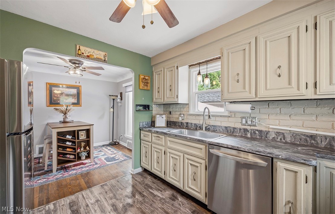 977 Learidge Road Lyndhurst OH 44124