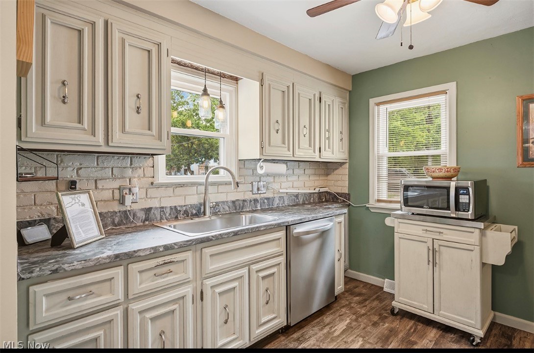 977 Learidge Road Lyndhurst OH 44124
