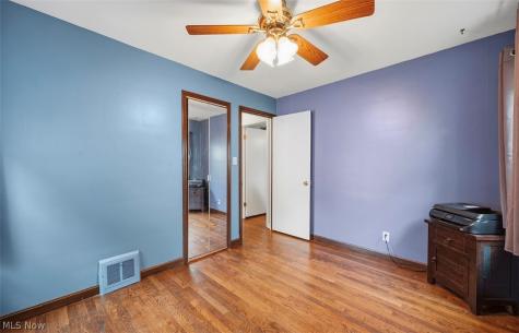 977 Learidge Road Lyndhurst OH 44124