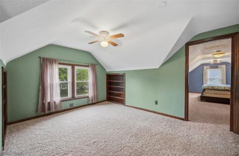 977 Learidge Road Lyndhurst OH 44124