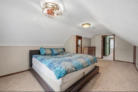 977 Learidge Road Lyndhurst OH 44124