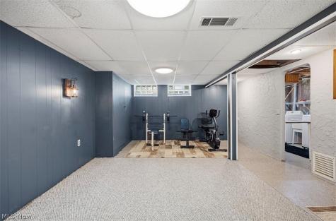 977 Learidge Road Lyndhurst OH 44124