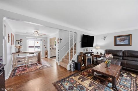 977 Learidge Road Lyndhurst OH 44124