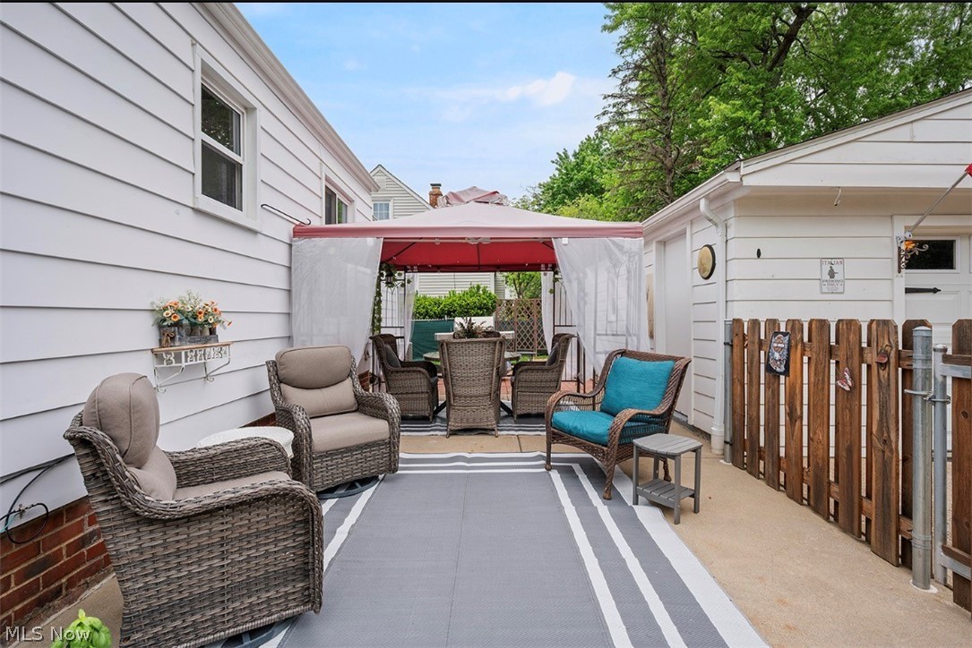 977 Learidge Road Lyndhurst OH 44124