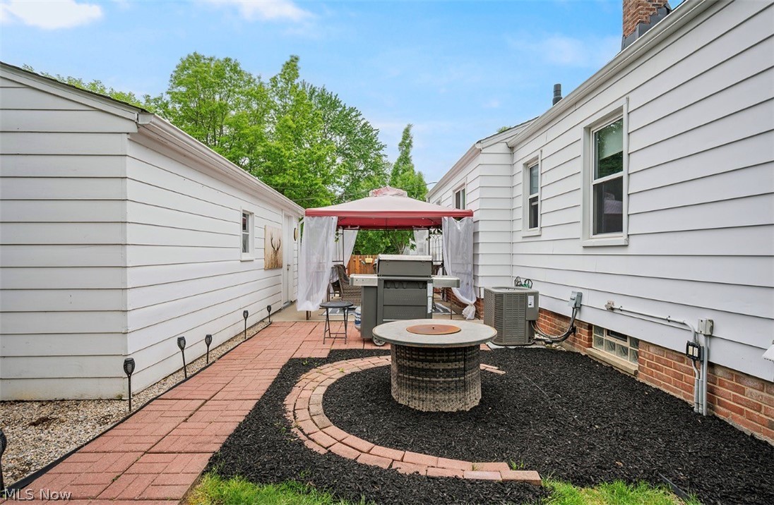 977 Learidge Road Lyndhurst OH 44124