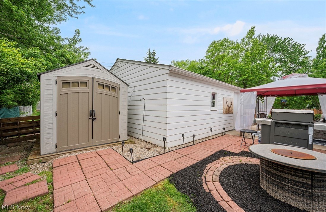 977 Learidge Road Lyndhurst OH 44124